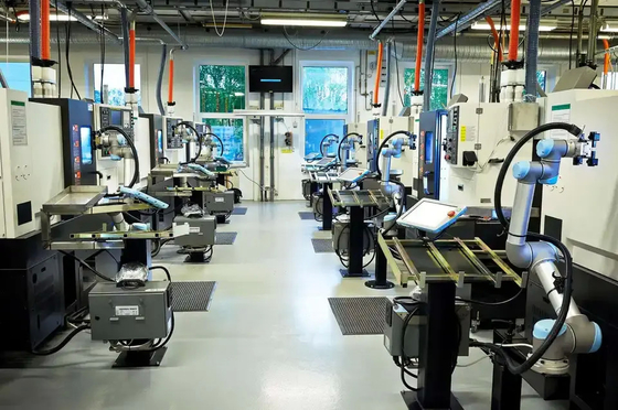 Робот UR UR10 Cobot с типом роботом Gripper 3-Finger SMC электрическим LEHS сотрудническим для Palletizing регуляции