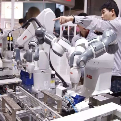 Мини-роботизированная рука 6 оси ABB IRB 1200 с робототехническим захватчиком CNGBS для обработки роботизированной автоматизации