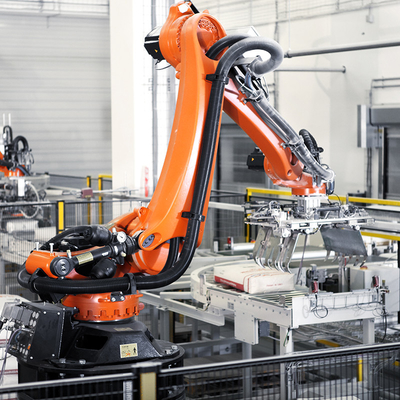KUKA Палетизирующий робот KR 240 R3200 PA с рулевыми рельсами CNGBS в качестве автоматического палетизатора