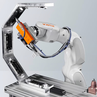 KUKA Cobot KR 4 R600 для обработки с Onrobot Gripper как машины для подбора и размещения