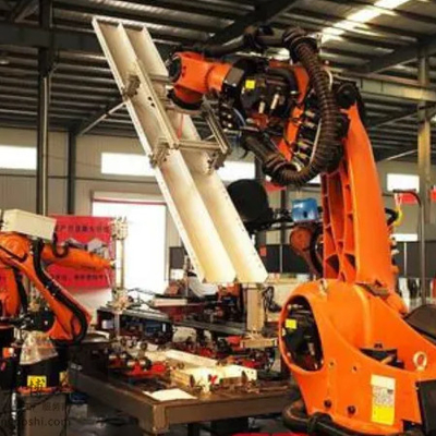 KUKA KR 210 R2700 Промышленные роботы с линейными проводами CNGBS для сборки двигателей