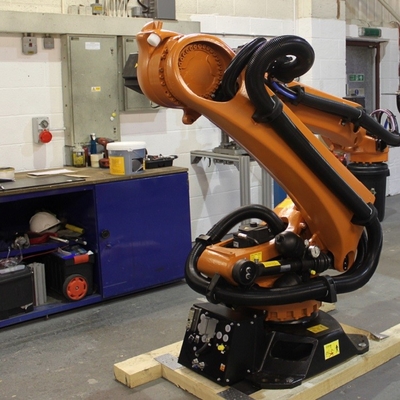 KUKA Robot KR 120 R3200 PA с 120 кг полезной нагрузкой и 3195 мм протяженностью доступа