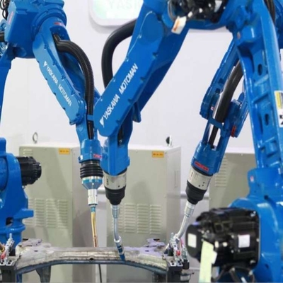 6 оси универсальная роботизированная рука Yaskawa GP110 с робототехническим захватчиком CNGBS для робота по обработке поддонов