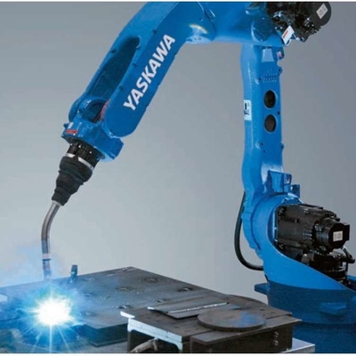 Сварка 6-осевой роботизированной руки Yaskawa AR700 комбинировать с CNGBS робот зажим для обработки робота