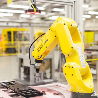FANUC LR Mate 200iD 6-осевой промышленный робот-рука с CNGBS схватка для сборки двигателя