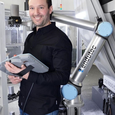 Коллаборативный робот UR 10e Of 6 Aixs Cobot с полезной нагрузкой 10 кг с крышкой робота для сварки