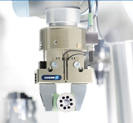 Роботизированный сцепщик SCHUNK для FANUC, IRB6700 и KR210 в пищевой промышленности