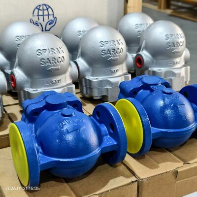 FT14X-10 Фланцевое соединение FT14 Шаровой поплавковый конденсатоотводчик SPIRAX SARCO и расходомер Endress и Hauser на трубе для пищевой промышленности и напитков