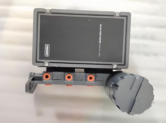 Fisher 3620J Электропневматический клапан-позиционировщик с интегральным обходной клапаном и конструкцией баланса силы для точного управления 4-20 мА постоянного тока