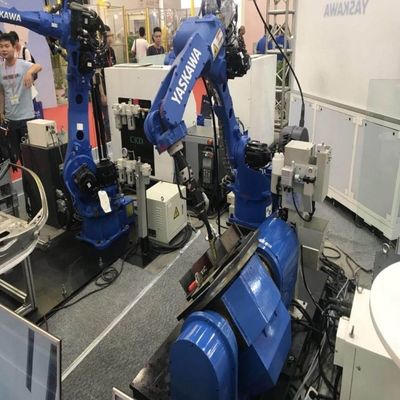 Сваривая ось Motoman AR2010 механической руки 6 с промышленной робототехнической рукой