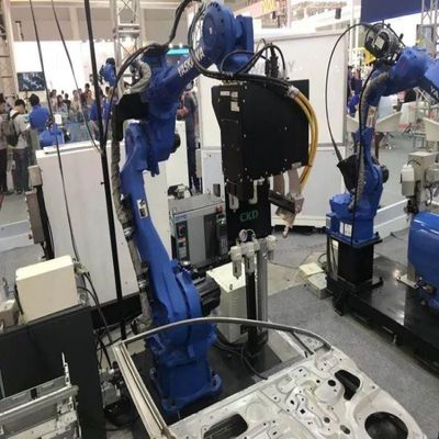 Робот с рукой 6 оси Yaskawa AR1440 с позиционирующим устройством сварки CNGBS для автоматизации робота сварки с помощью миг