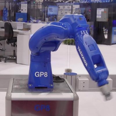 Робот GP8 собрания быстроходного двигателя промышленный с рукой полезной нагрузки 8KG робототехнической как машина выбора и места