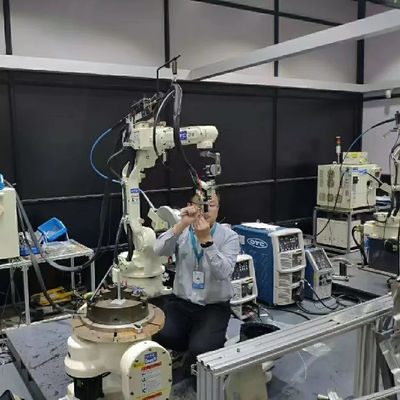 Оборудование сварочного огоня DM350 оси FD-V8 робота заварки 6 TIG внешнее медицинское