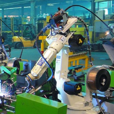 Робот автоматной сварки робота заварки FD-V8L с аппаратами для дуговой сварки DM350 как сварочный аппарат Mig