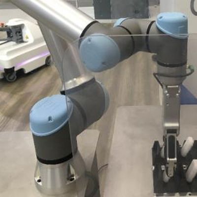 Облегченный робот UR 5e Cobot с манипулятором полезной нагрузки 5KG как робот сотруднический для машины выбора и места