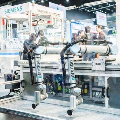 Облегченный робот UR 5e Cobot с манипулятором полезной нагрузки 5KG как робот сотруднический для машины выбора и места
