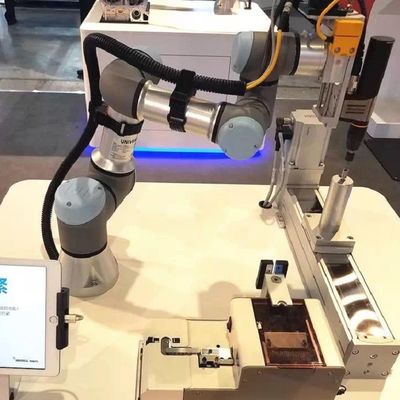 Всеобщий робот UR 3e с 3KG рукой промышленного робота оси полезной нагрузки 6 как Cobot для сборки двигателя