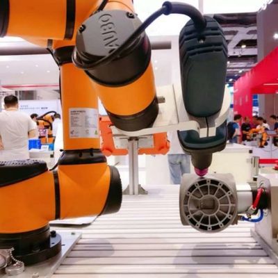 Рука робота оси AUBO i5 6 сотрудническая для запирая винта как Cobot