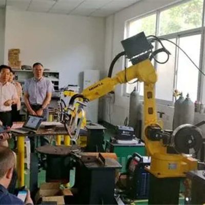Ось TKB1900-4KG-1898mm Китая 6 робота заварки как робот автоматной сварки