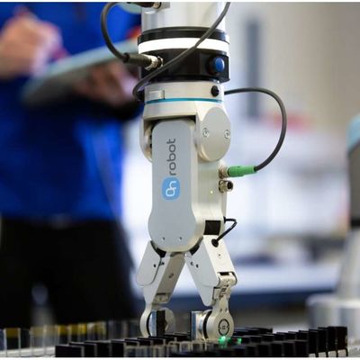 Умный роботоприемник RG2-FT с совместной роботизированной рукой для автоматизации промышленных роботов