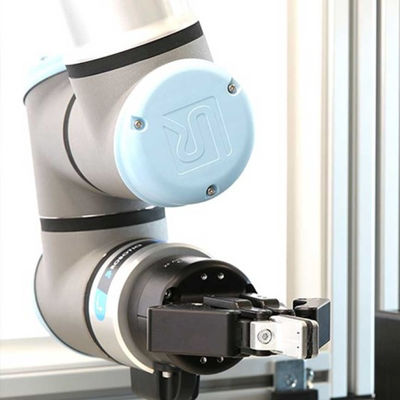 Рука Cobot UR10e робота заварки с рукой сварочных огоней всеобщей робототехнической для сварочного аппарата 6 осей